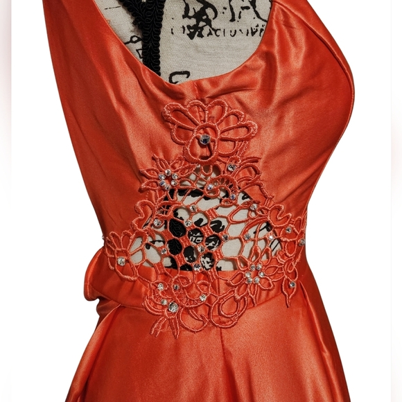 City Vibe Crochet Side Inset Satin Ball Gown - Picture 9 of 16